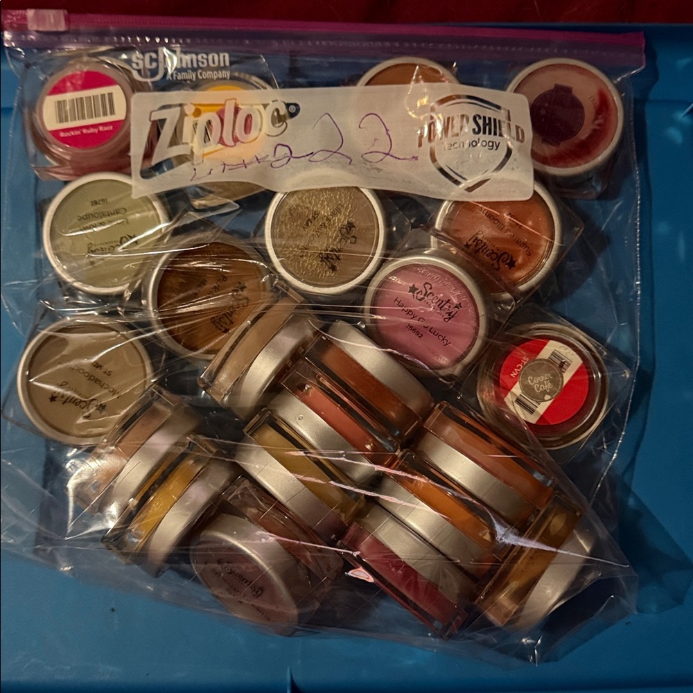 Grab bag of 22 discontinued Scentsy testers. Home Party size. Lot #2